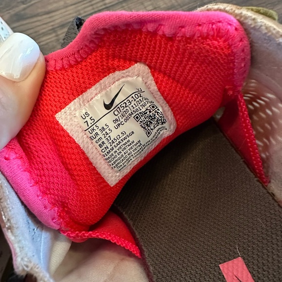 Nike Women’s Pink React Vision Air Max Sneakers - Picture 8 of 8